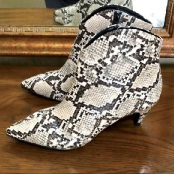 NWOT Worthington Faux Snakeskin low Booties - Picture 1 of 7